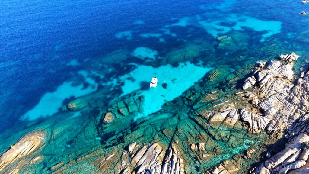 Escursione in catamarano all’Asinara tra acque turchesi